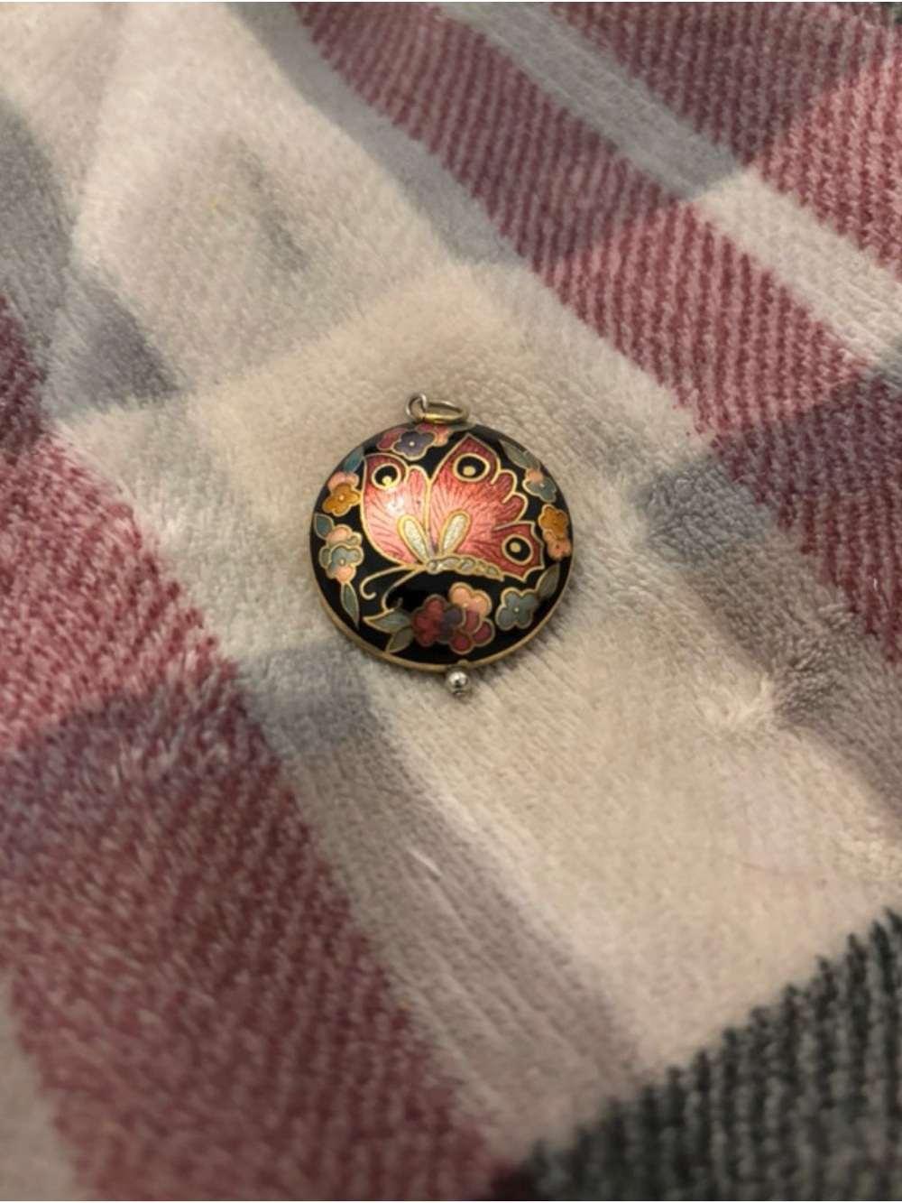Cloisonné Floral Round Brooch in Black and Pink
